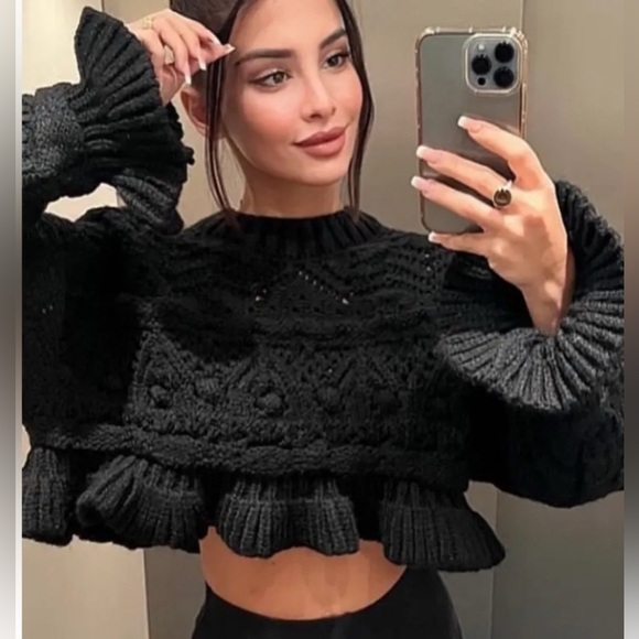 Zara Sweaters - Zara knit sweater